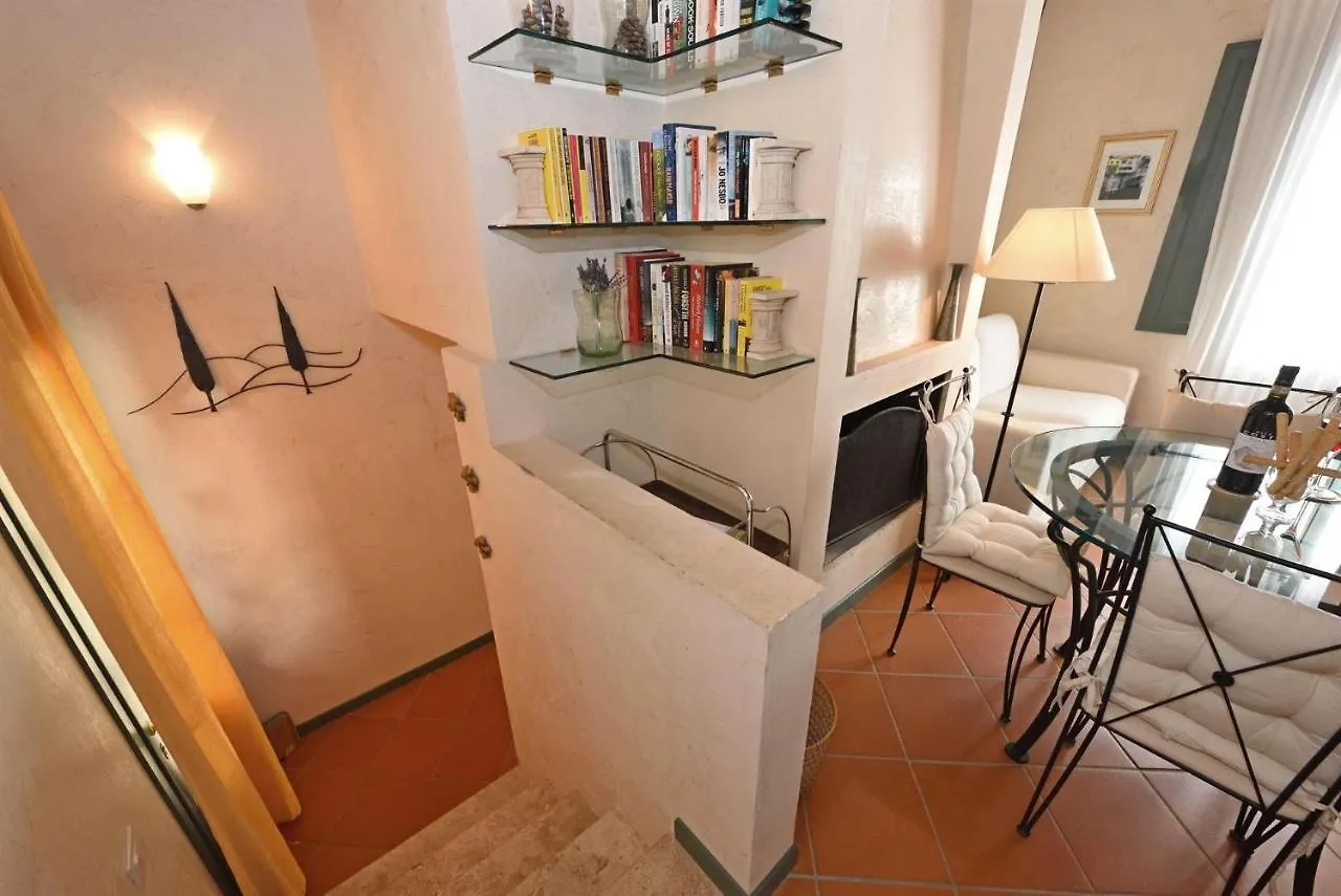 Il Sole Villa Gaiole in Chianti 0*,  Italy